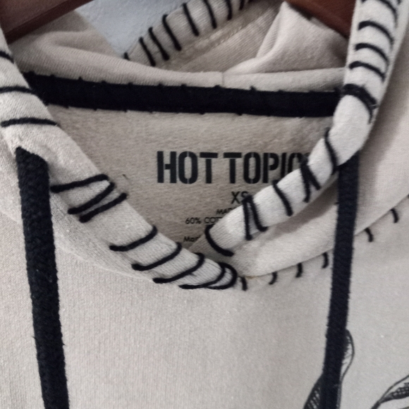Hot Topic XS Soul Stitch Whimseygoth Pullover Hoodie in Beige - Picture 5 of 7